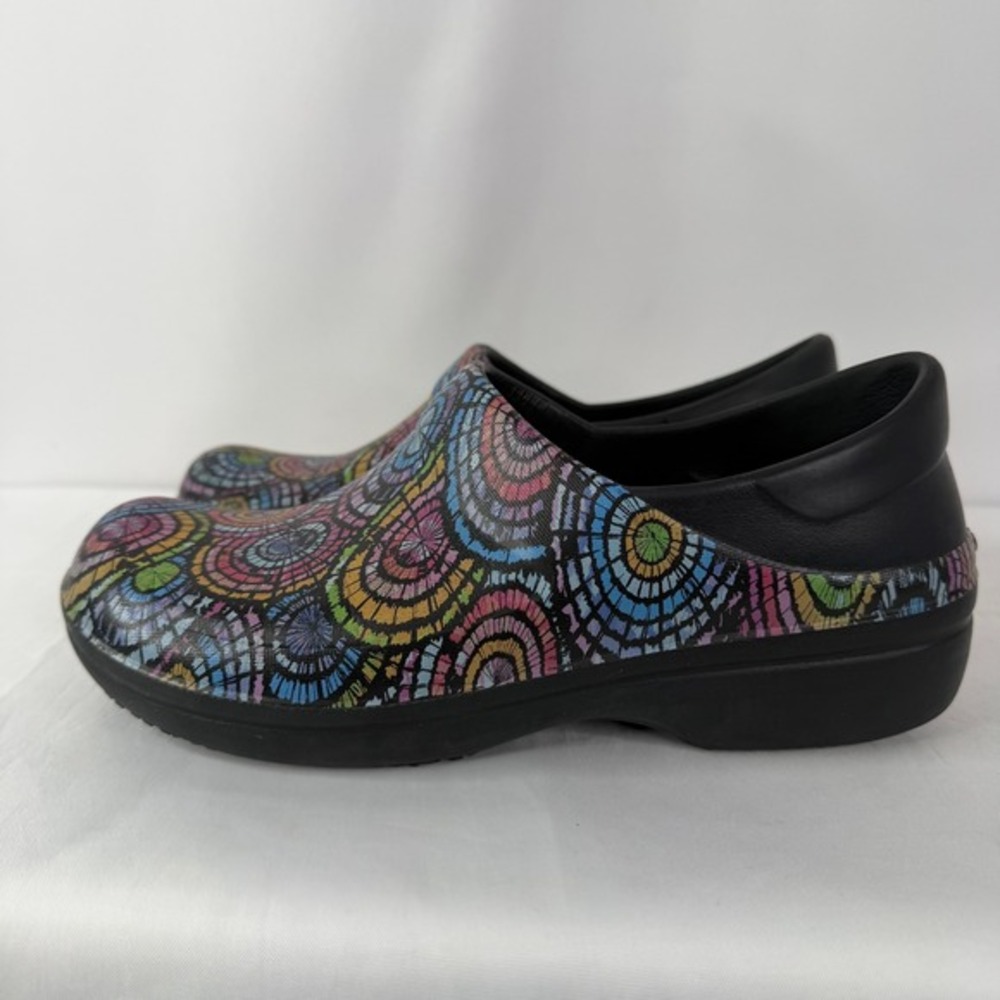 Crocs Neria Pro II Graphic Clog Womens 8 Black Multicolor Slip Resistant - Picture 11 of 11